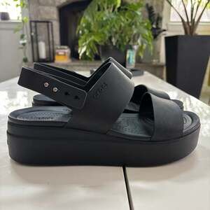 Crocs Women's Brooklyn Low Wedge Casual Sandals Black Size 9